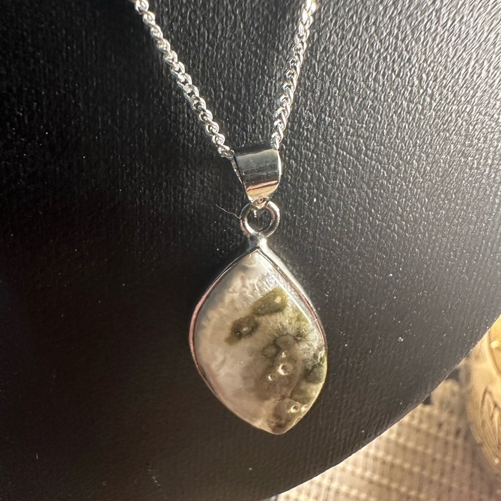 White and Green Orbicular Jasper Pendant Necklace